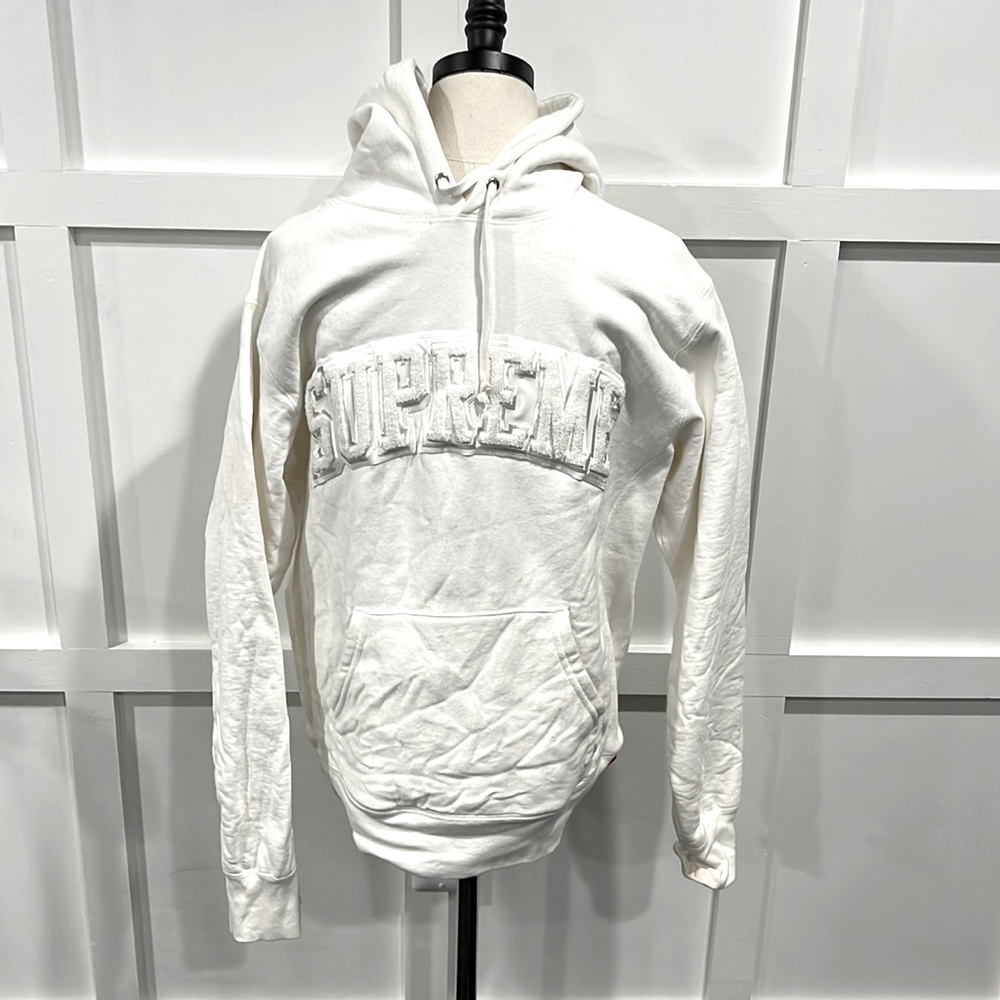 Men’s Supreme Ivory Sweatshirt, M